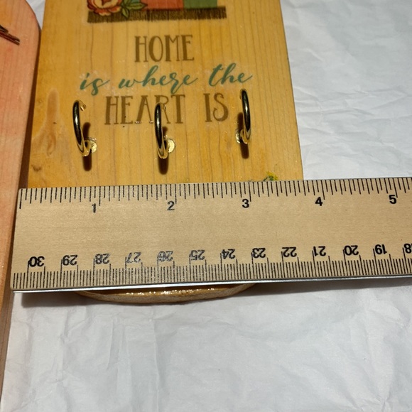 Hand Crafted Decoupage Pallet Board Key Holder - Picture 10 of 10